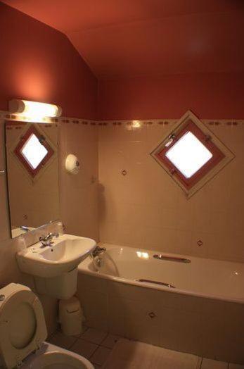Hotel Les Vignes Rouges Ispagnac Екстер'єр фото