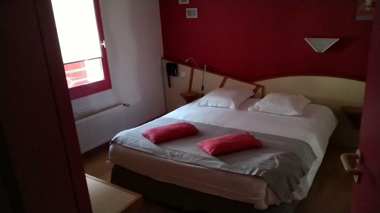 Hotel Les Vignes Rouges Ispagnac Екстер'єр фото