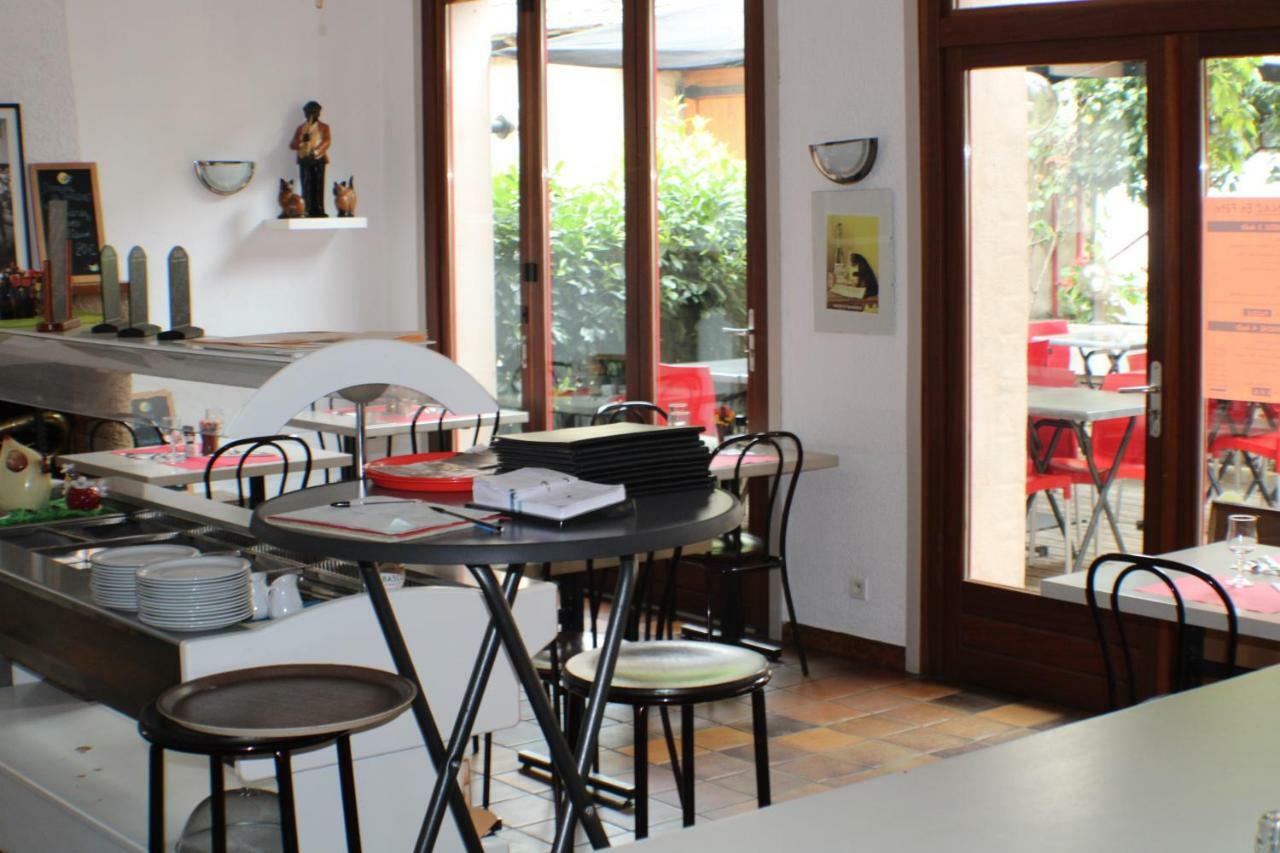Hotel Les Vignes Rouges Ispagnac Екстер'єр фото